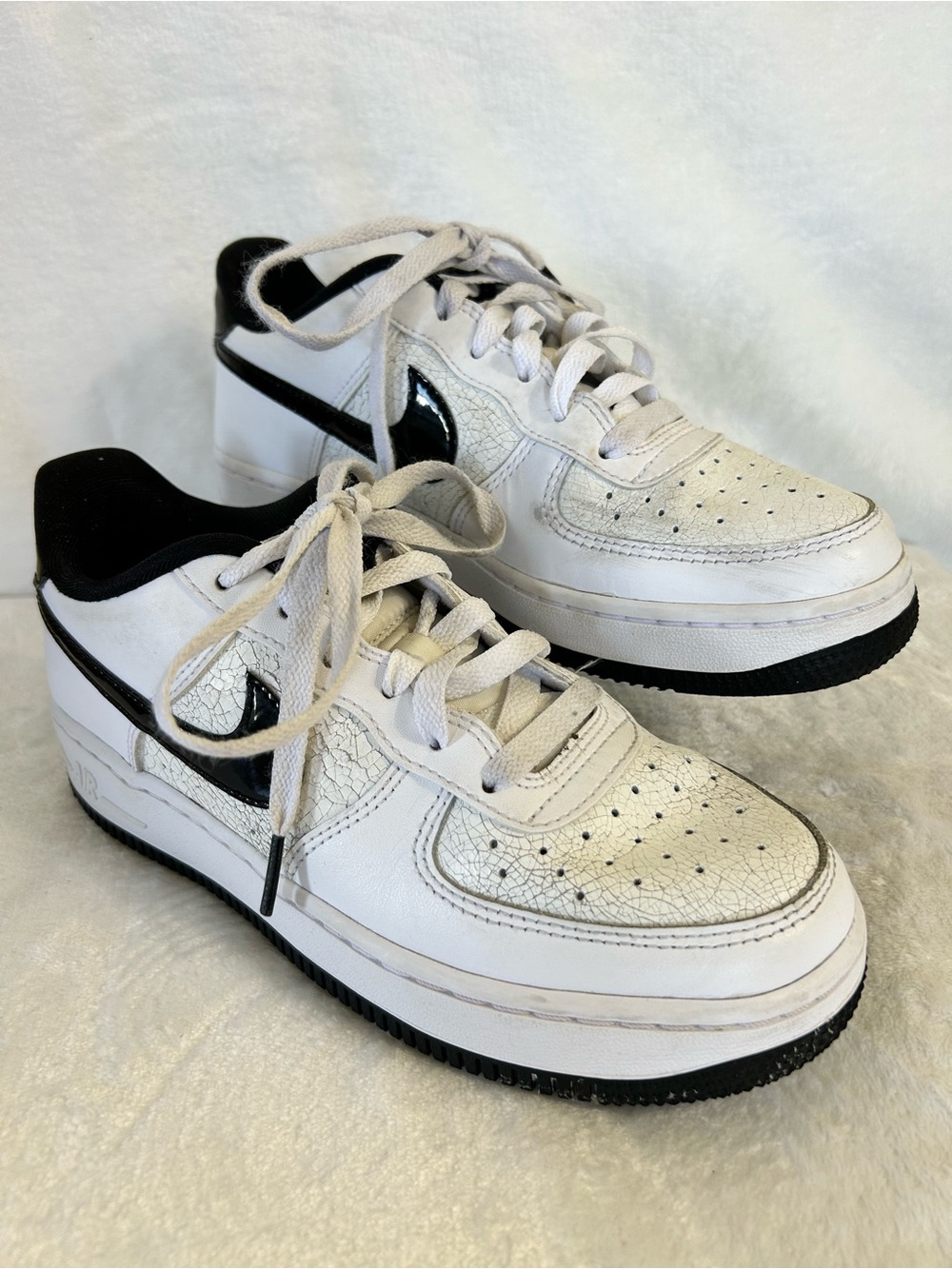 Nike Air Force 1 LV8 GS Kids Sneakers 5Y White Leather Cracked World Champion